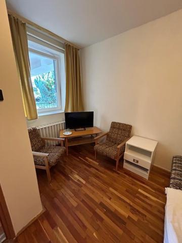 Corvin Panzio Bed and Breakfast Győr Exteriör bild
