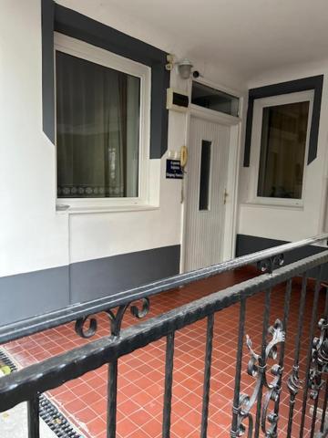 Corvin Panzio Bed and Breakfast Győr Exteriör bild