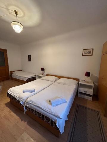 Corvin Panzio Bed and Breakfast Győr Exteriör bild